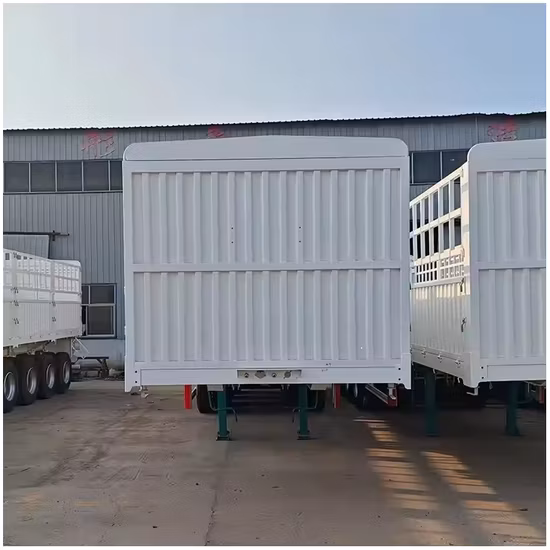 Camión semirremolque de caja plana de 345 ejes con cerca, carga a granel, transporte de ganado y cerdos.